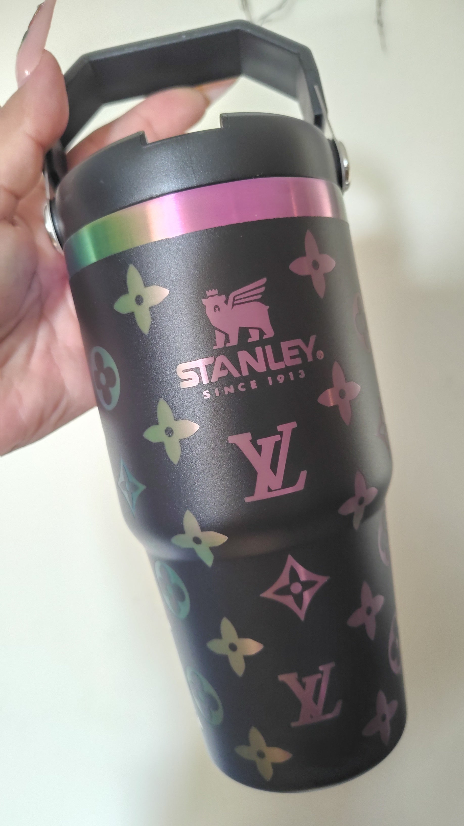 V 20oz Stanley